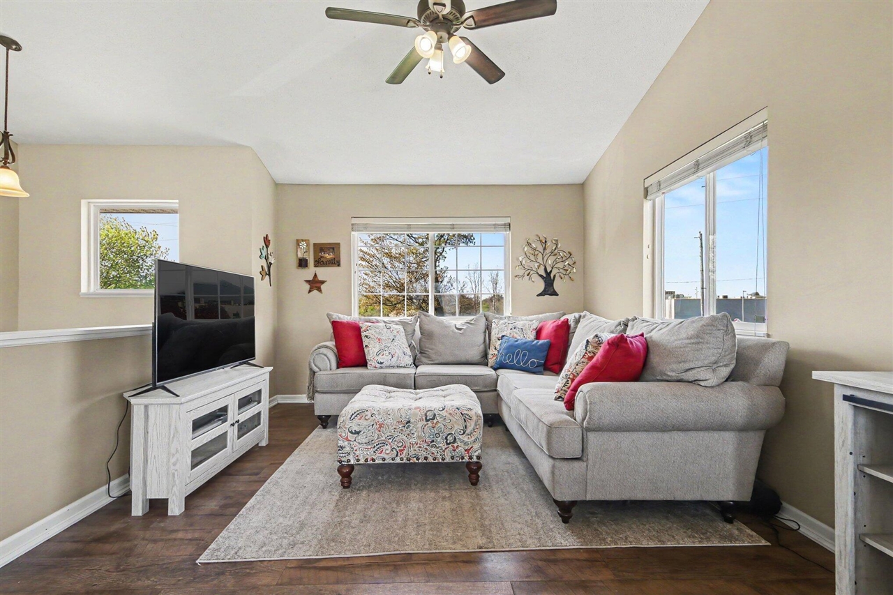 7864 County Farm Road, Greenville, MI, 48838-9774