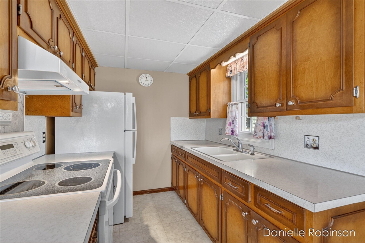 929 Village Lane UNIT&nbsp;140, Jenison, MI, 49428-8338
