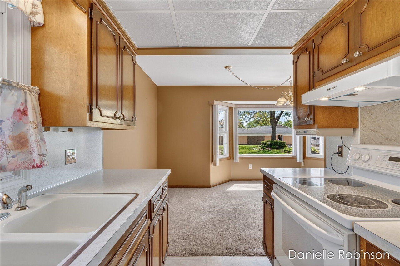929 Village Lane UNIT&nbsp;140, Jenison, MI, 49428-8338