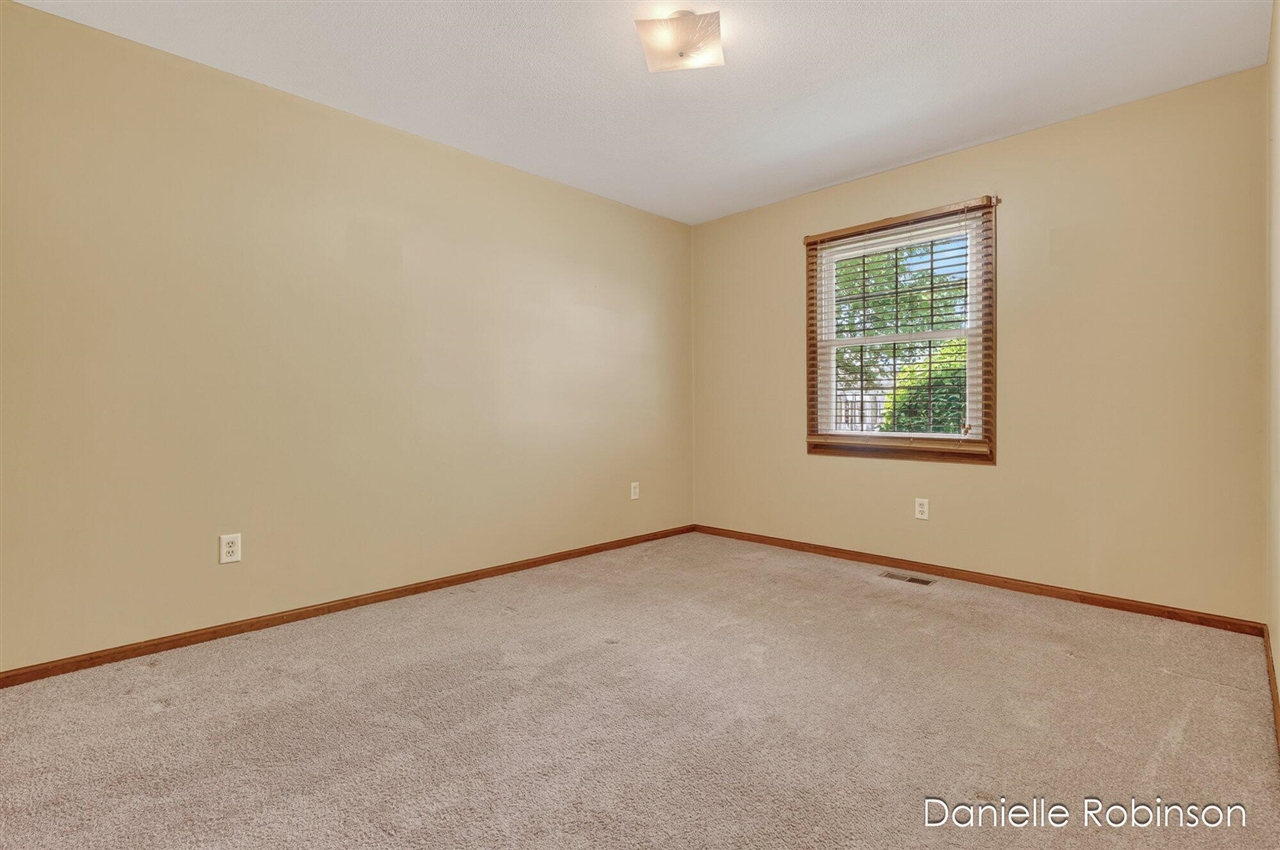 929 Village Lane UNIT&nbsp;140, Jenison, MI, 49428-8338