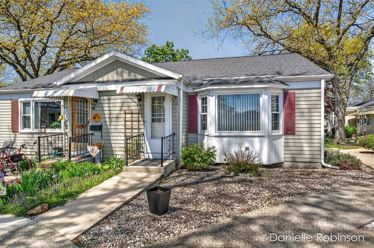 929 Village Lane UNIT&nbsp;140, Jenison, MI, 49428-8338