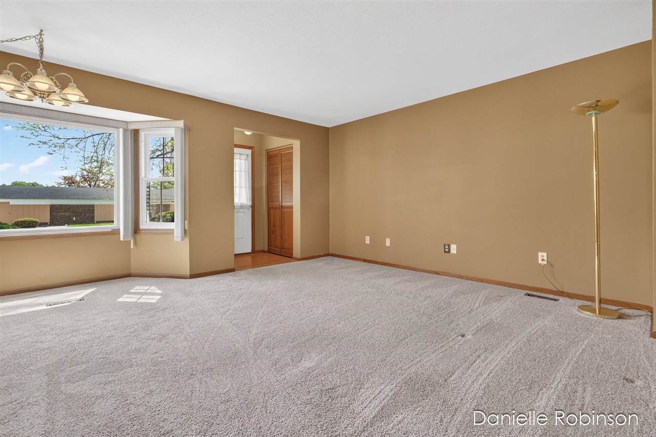 929 Village Lane UNIT&nbsp;140, Jenison, MI, 49428-8338
