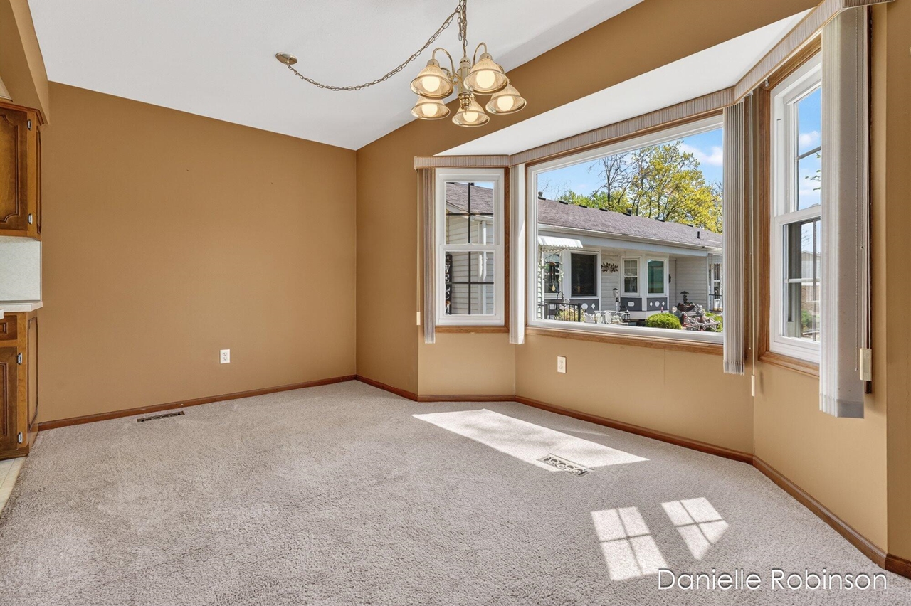 929 Village Lane UNIT&nbsp;140, Jenison, MI, 49428-8338