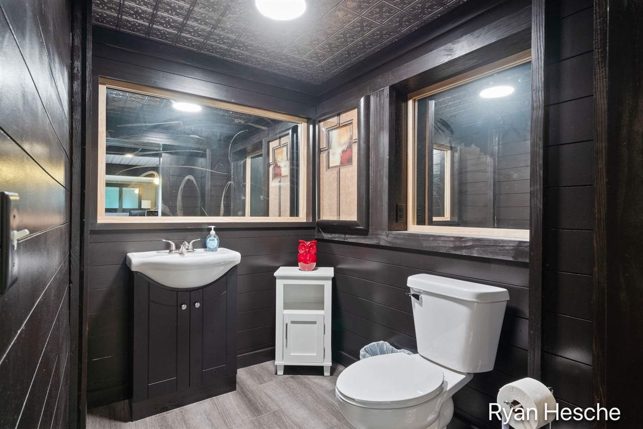 6805 Morrison Lake Road, Saranac, MI, 48881-9627