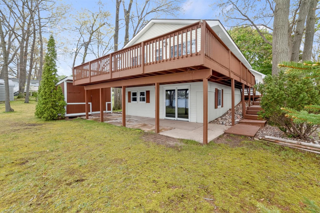 Homes for sale in Colon, MI | 59036 Lakeshore Dr, Colon, MI 49040 | MLS# 70529847
