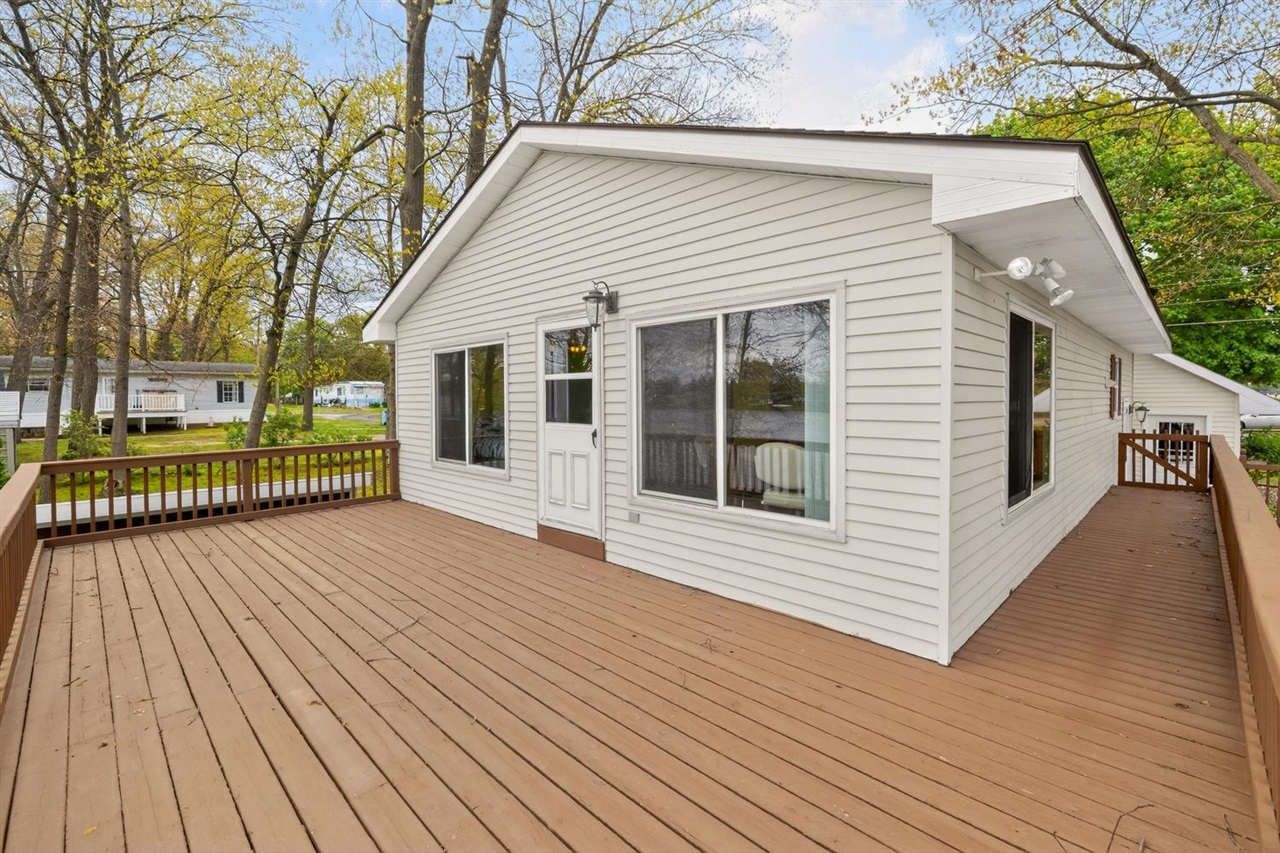 Homes for sale in Colon, MI | 59036 Lakeshore Dr, Colon, MI 49040 | MLS# 70529847