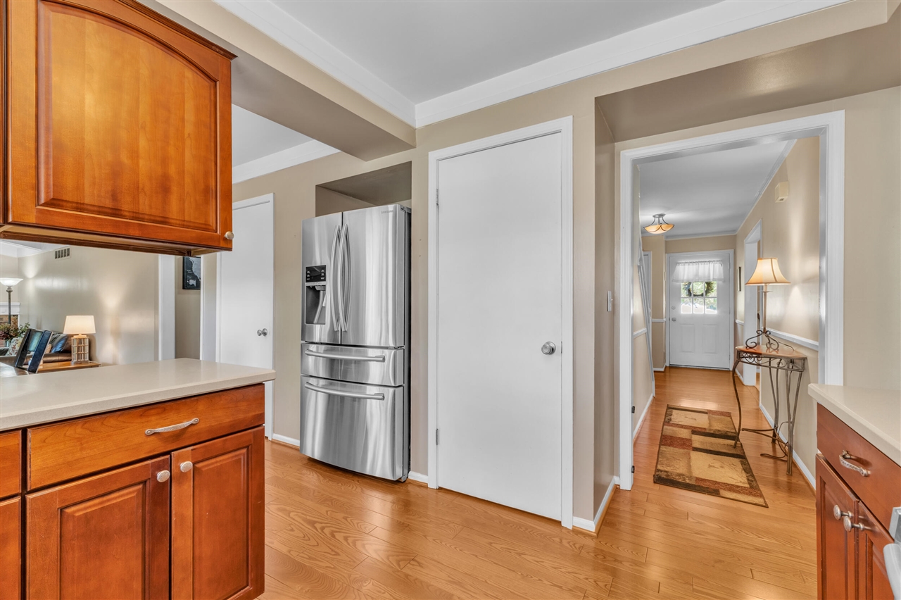 11201 Academy Court, Plymouth, MI, 48170-3553