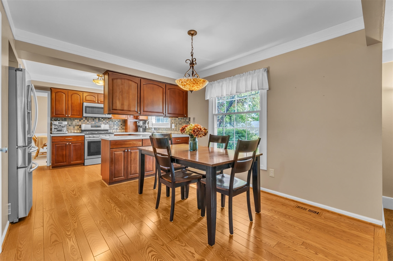11201 Academy Court, Plymouth, MI, 48170-3553