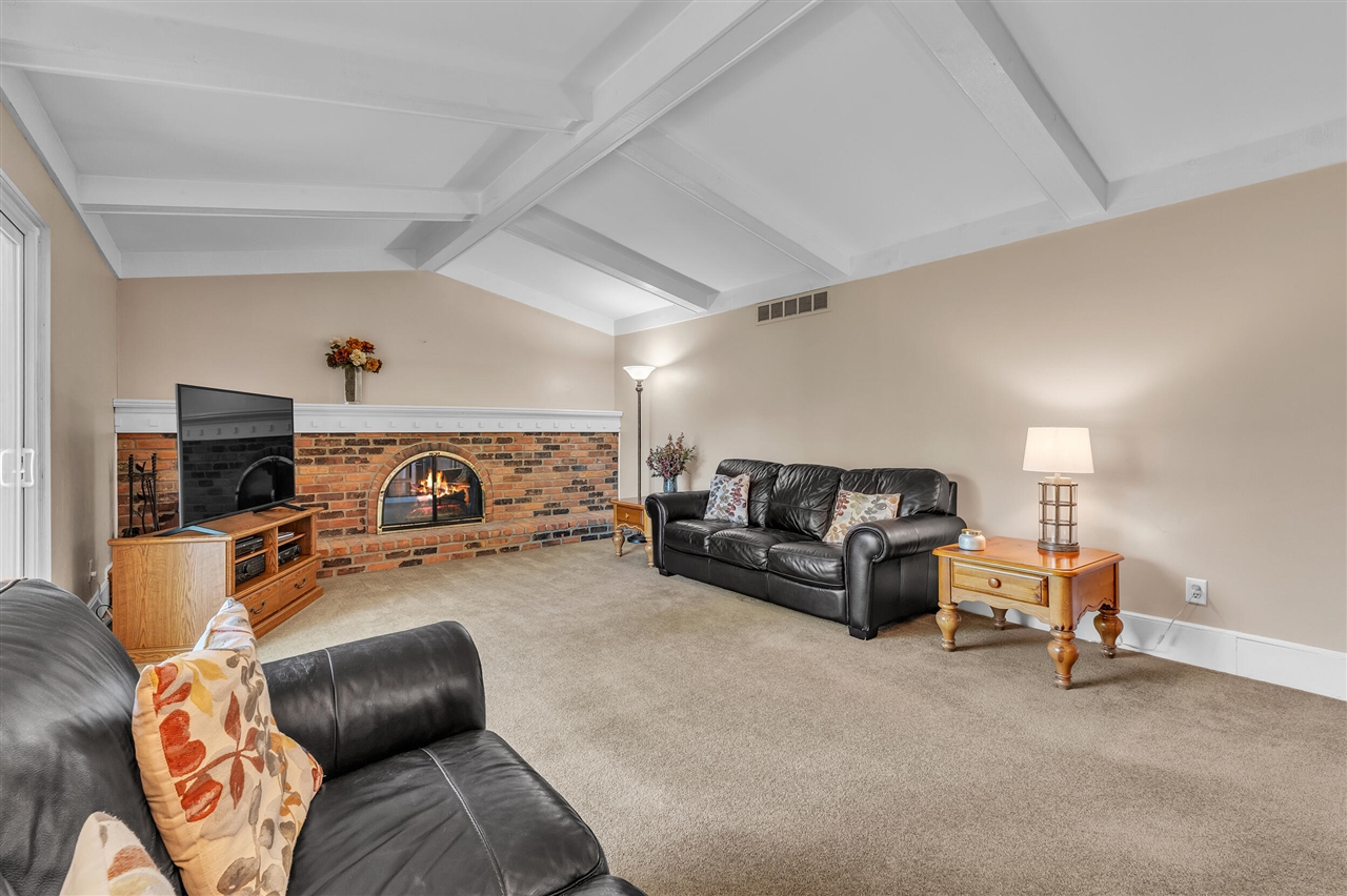 11201 Academy Court, Plymouth, MI, 48170-3553