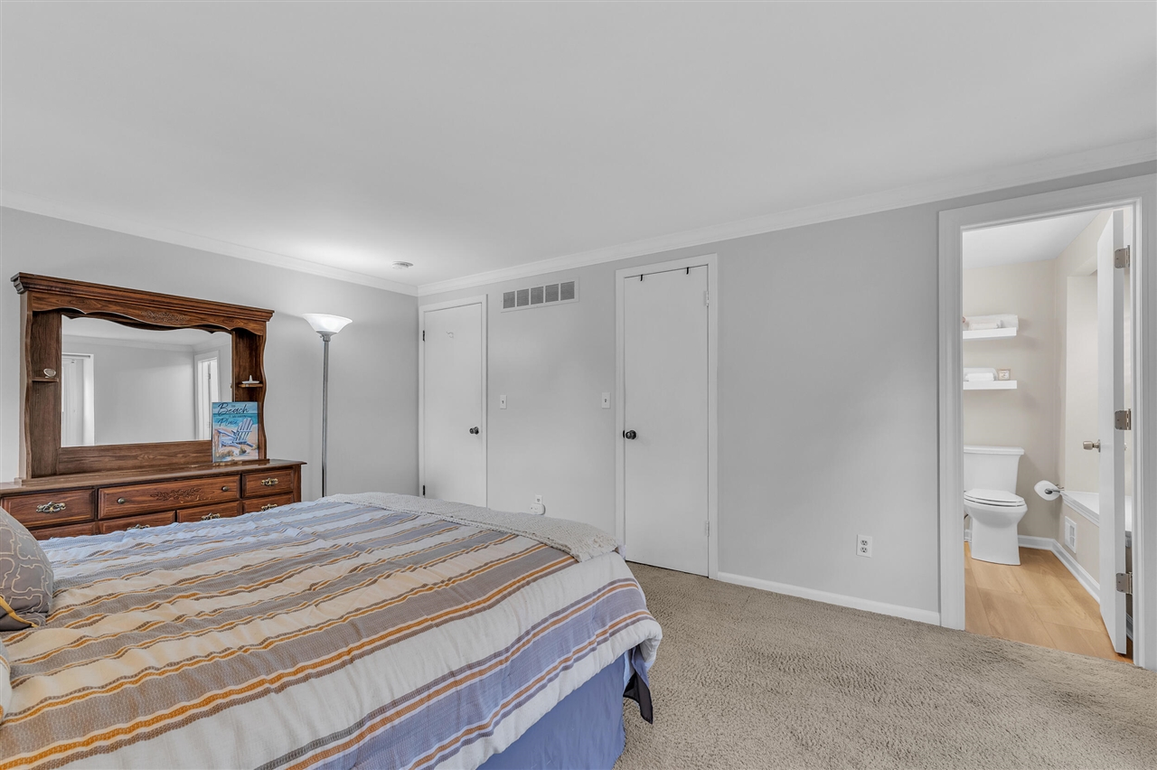 11201 Academy Court, Plymouth, MI, 48170-3553