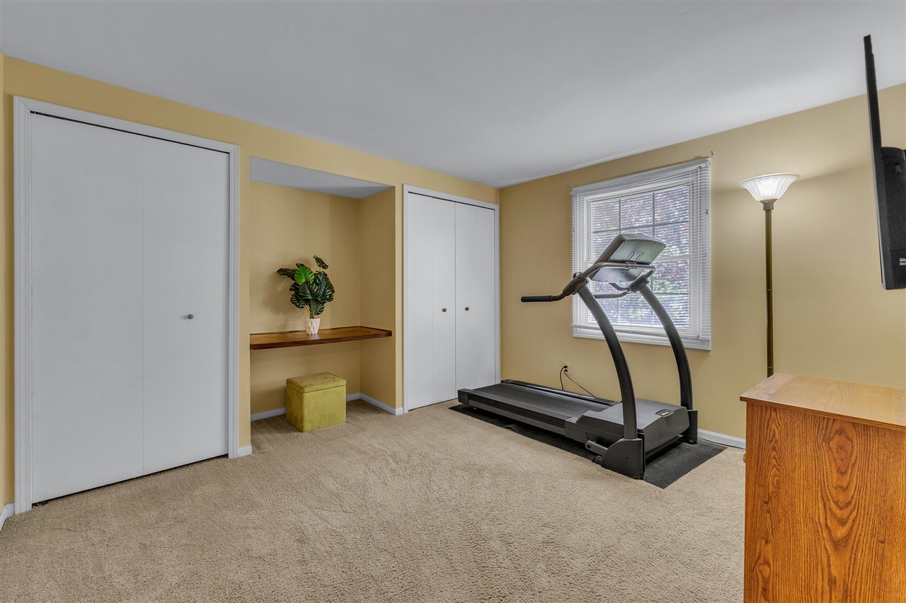 11201 Academy Court, Plymouth, MI, 48170-3553