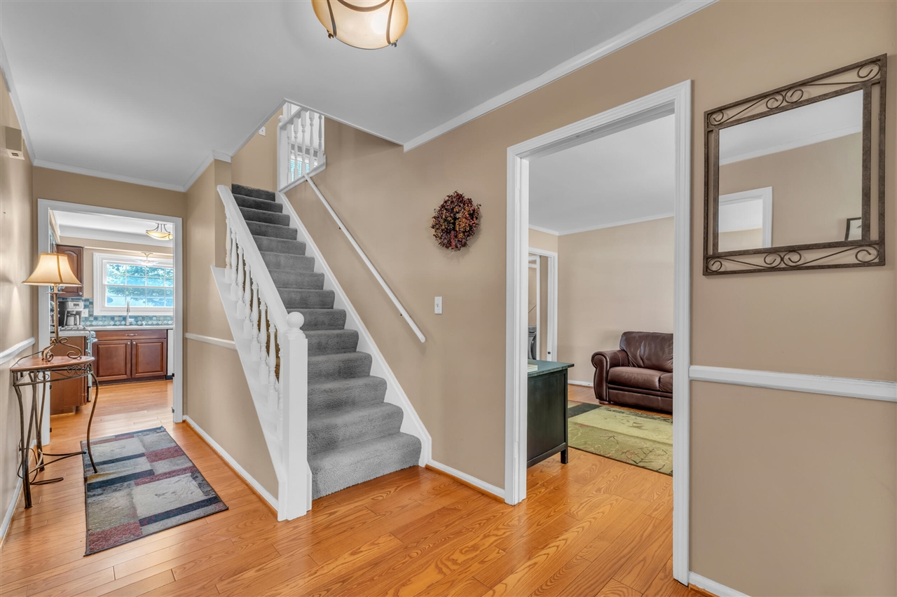 11201 Academy Court, Plymouth, MI, 48170-3553