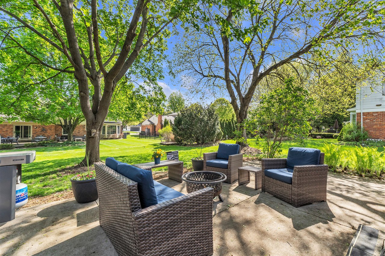 11201 Academy Court, Plymouth, MI, 48170-3553