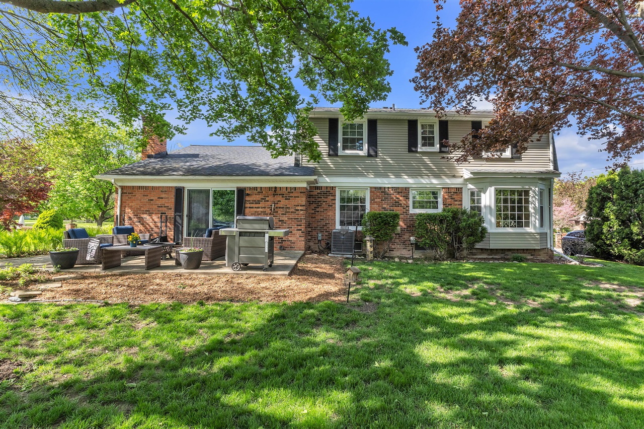 11201 Academy Court, Plymouth, MI, 48170-3553
