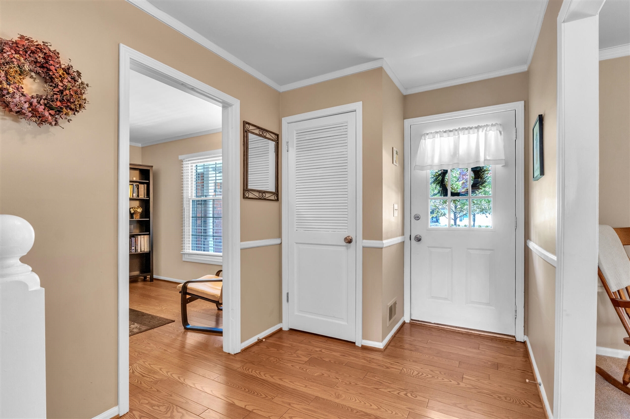 11201 Academy Court, Plymouth, MI, 48170-3553