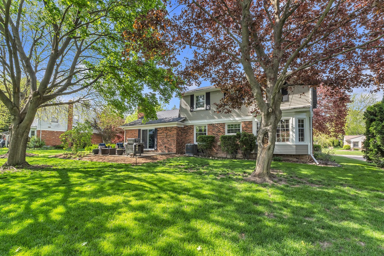11201 Academy Court, Plymouth, MI, 48170-3553