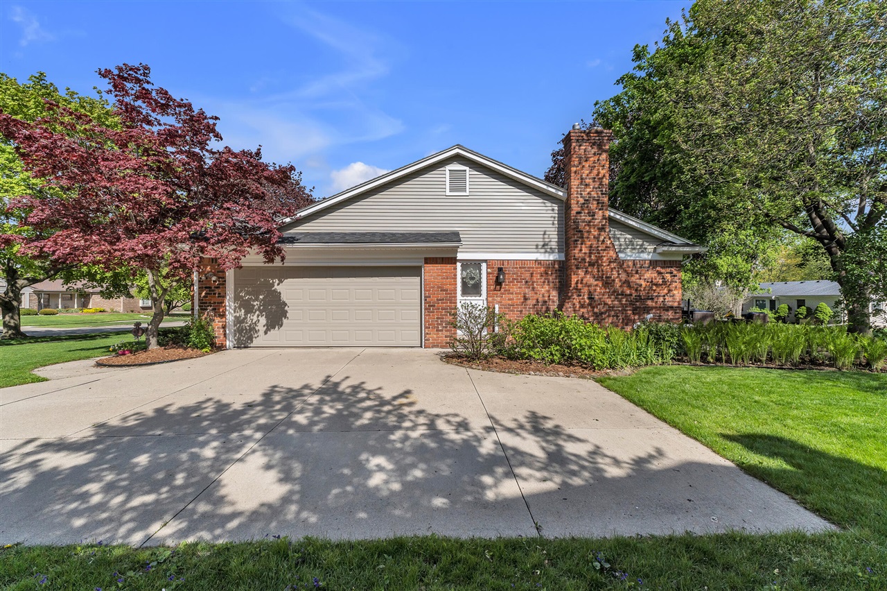 11201 Academy Court, Plymouth, MI, 48170-3553