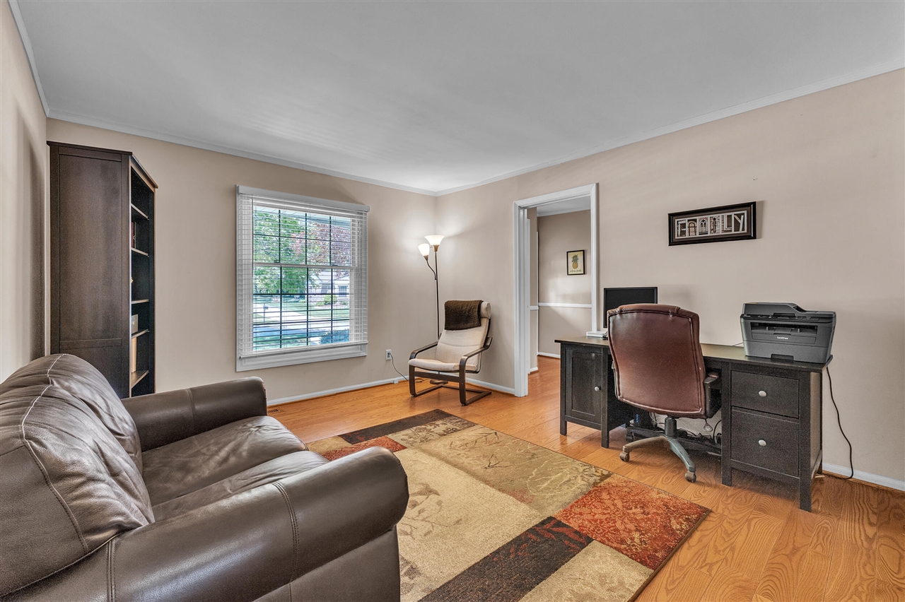 11201 Academy Court, Plymouth, MI, 48170-3553