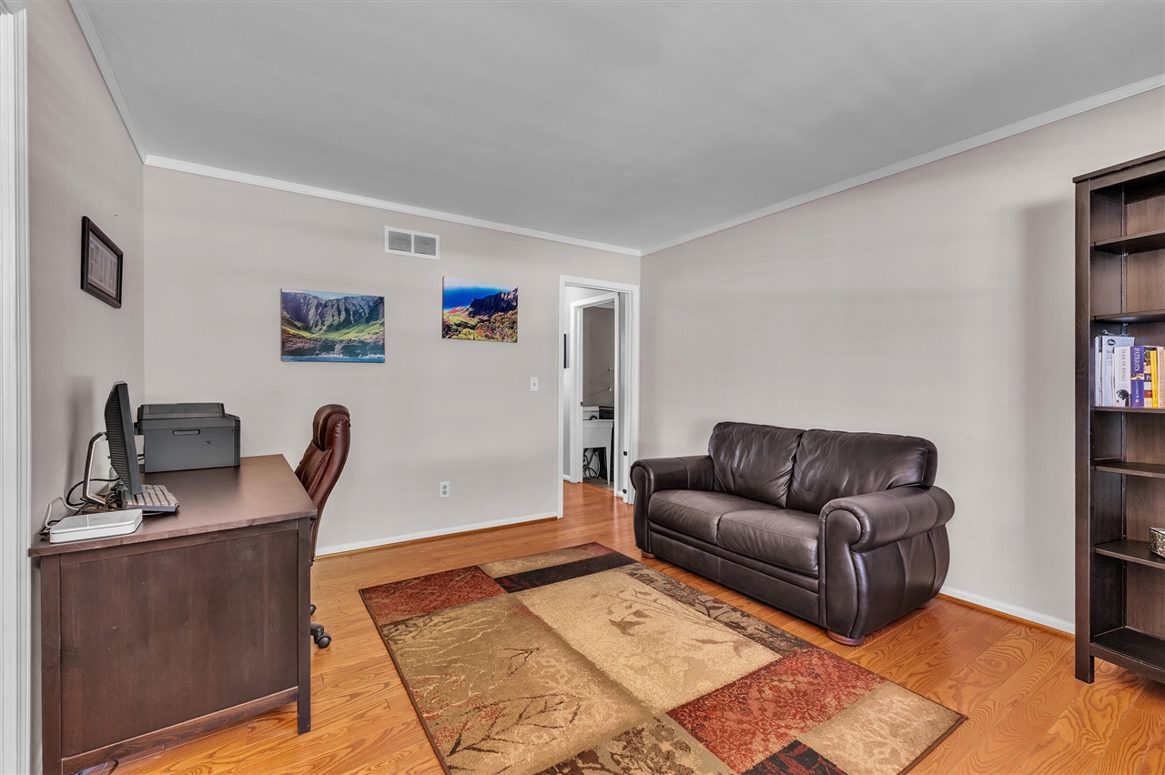 11201 Academy Court, Plymouth, MI, 48170-3553