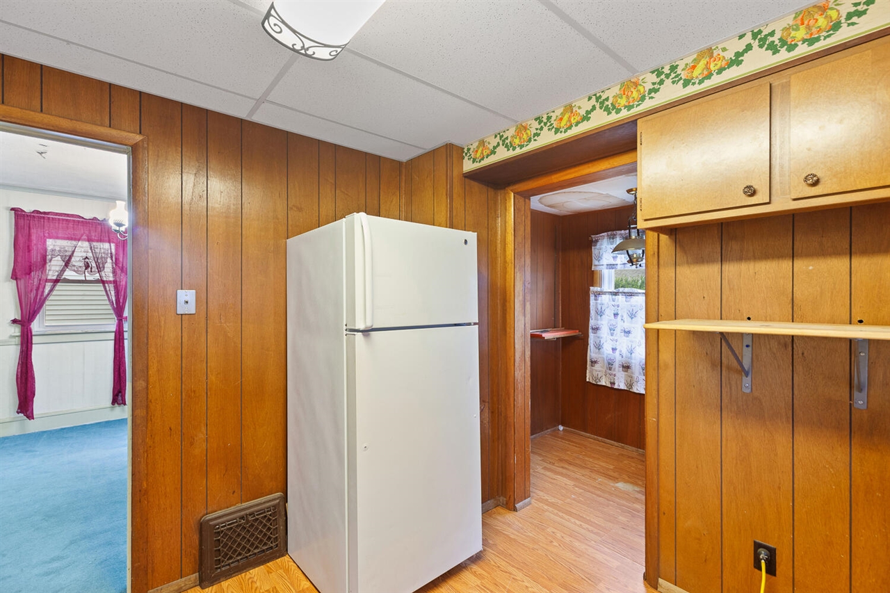 1002 S West Avenue, Jackson, MI, 49203-2955