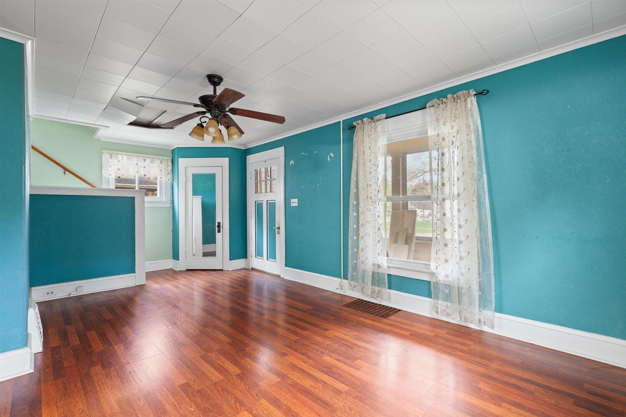 1002 S West Avenue, Jackson, MI, 49203-2955