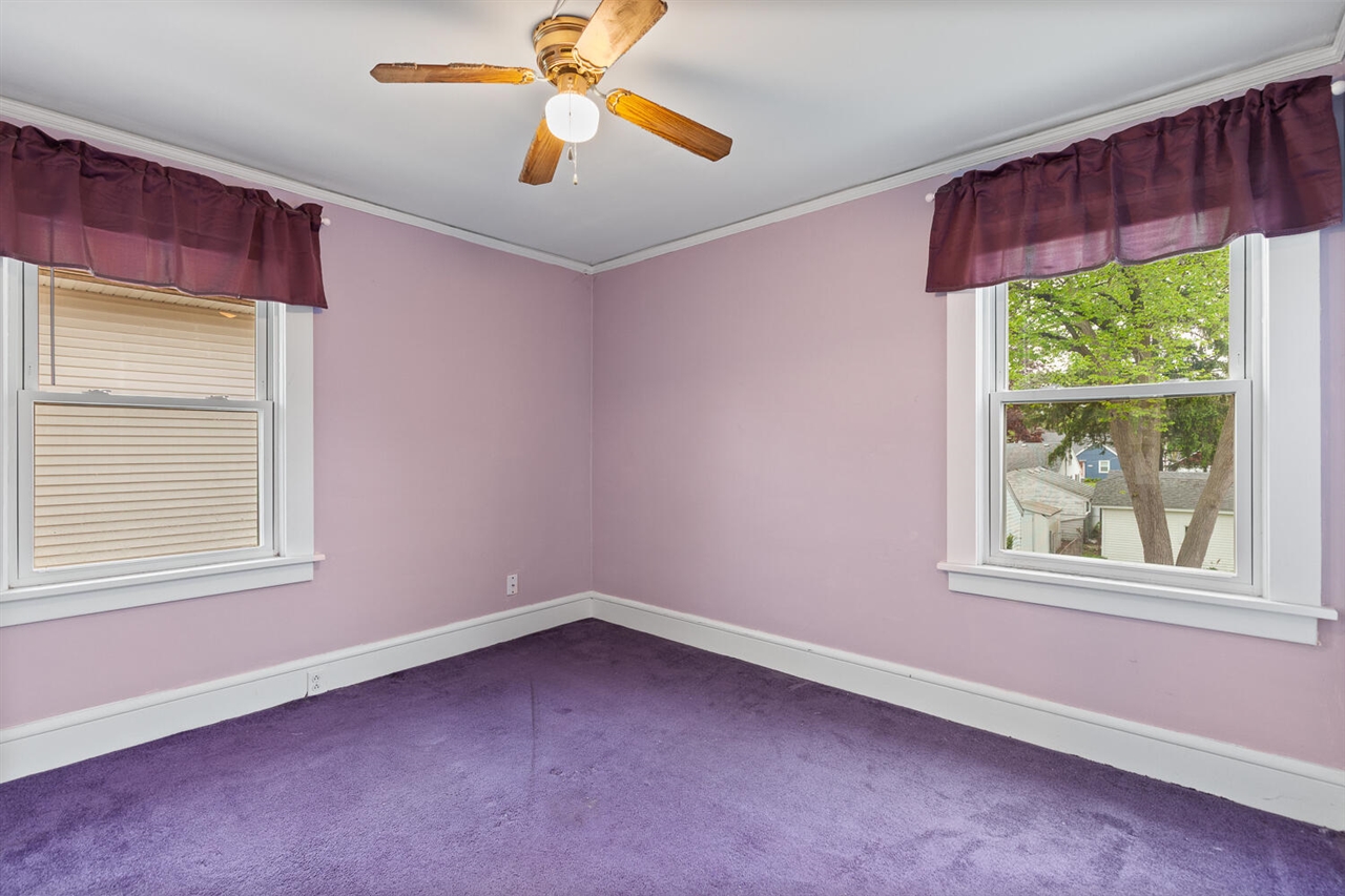 1002 S West Avenue, Jackson, MI, 49203-2955