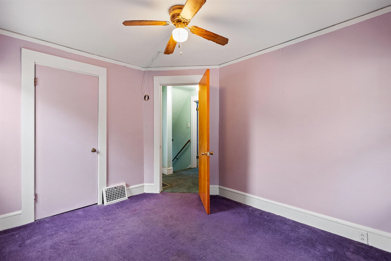 1002 S West Avenue, Jackson, MI, 49203-2955