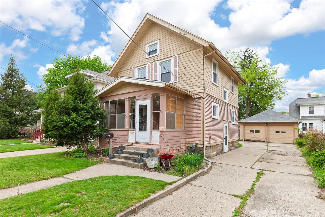 1002 S West Avenue, Jackson, MI, 49203-2955