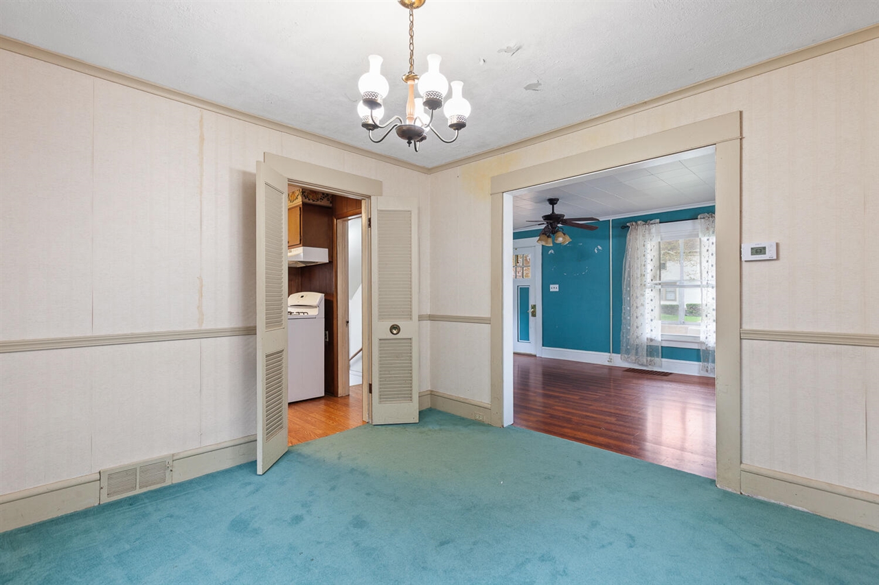 1002 S West Avenue, Jackson, MI, 49203-2955