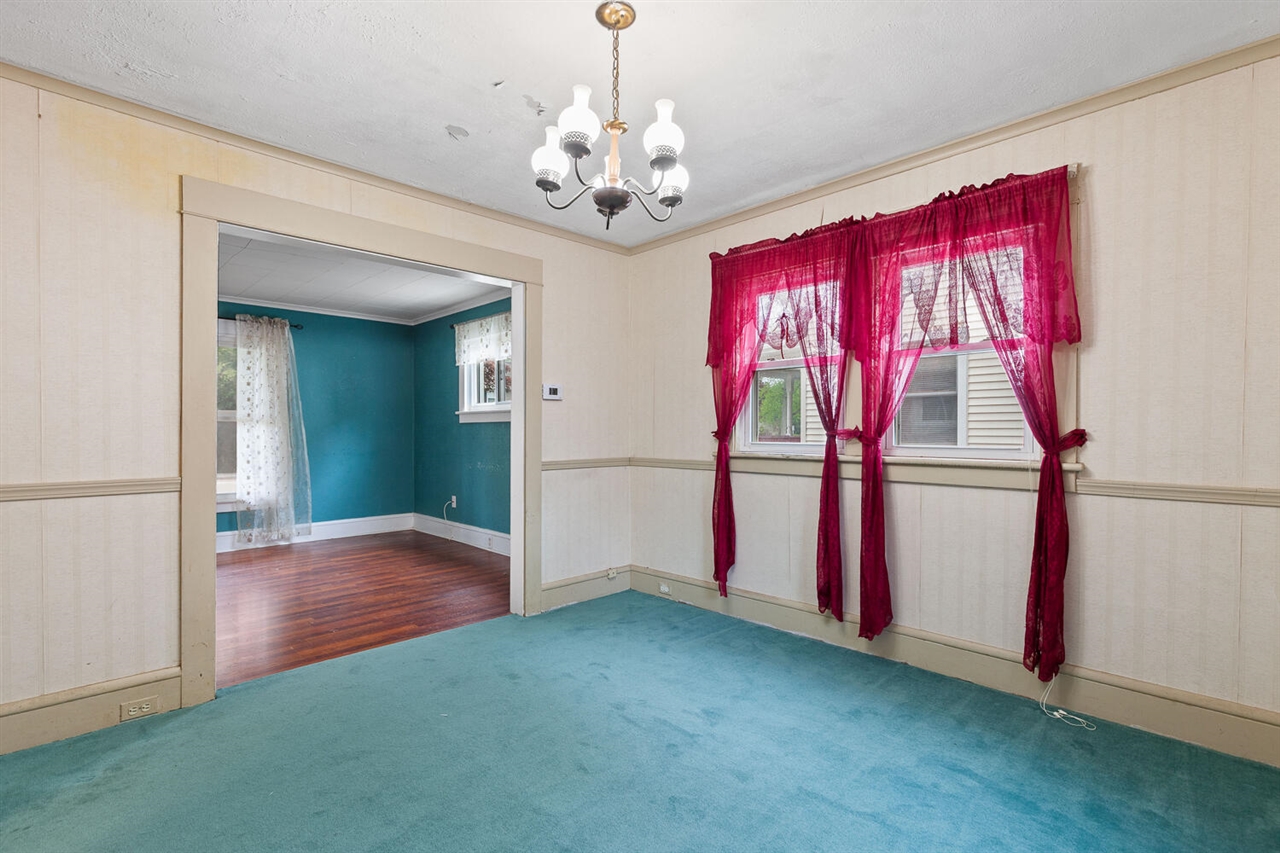 1002 S West Avenue, Jackson, MI, 49203-2955