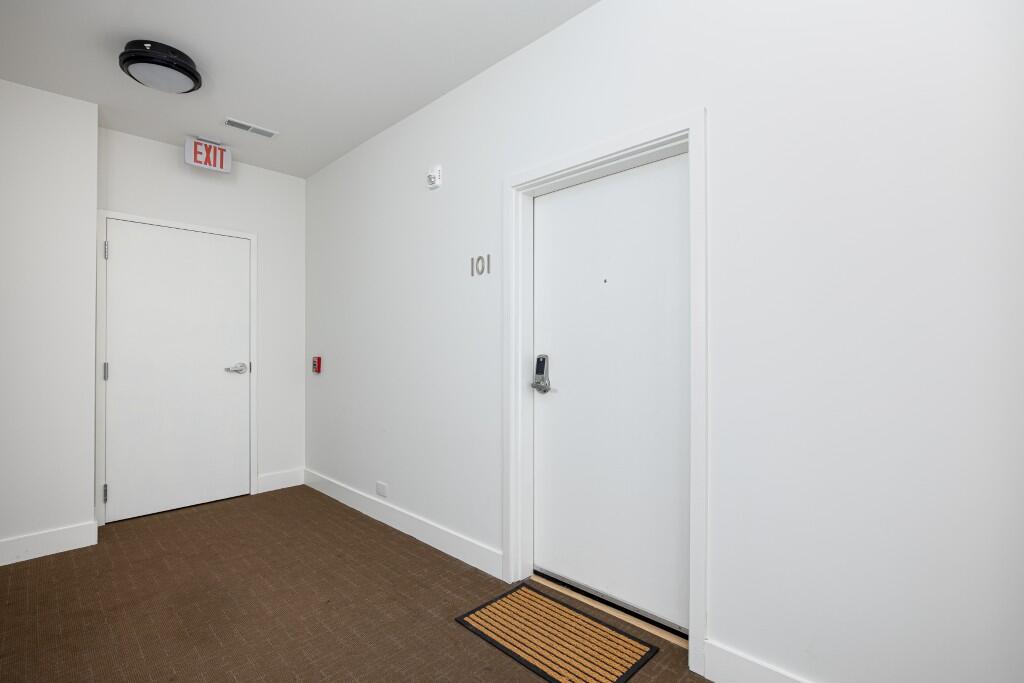 325 E Summit Street UNIT&nbsp;101, Ann Arbor, MI, 48104-1077