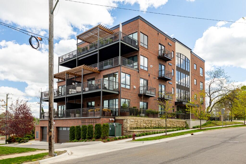 325 E Summit Street UNIT&nbsp;101, Ann Arbor, MI, 48104-1077