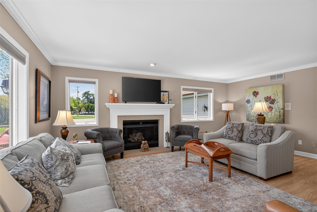 5745 Browns Lake Road, Jackson, MI, 49203-5606