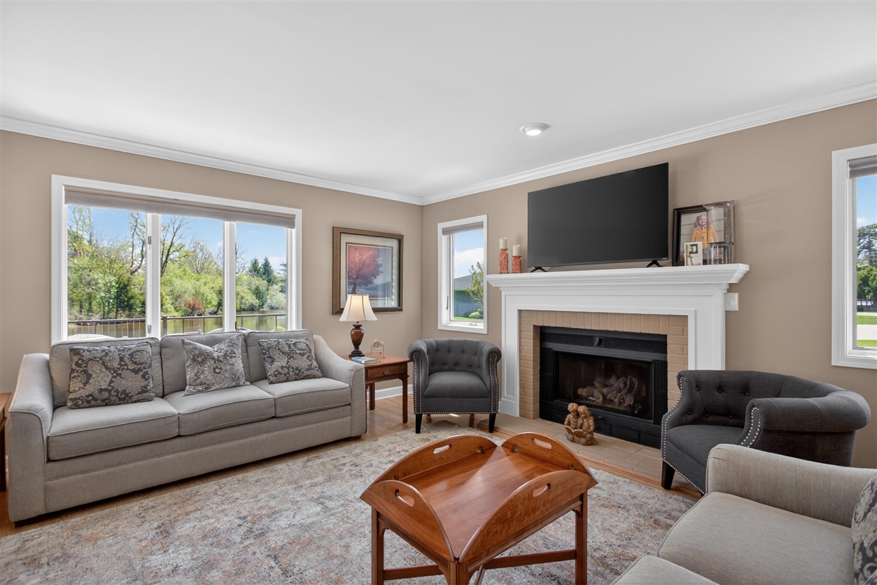 5745 Browns Lake Road, Jackson, MI, 49203-5606