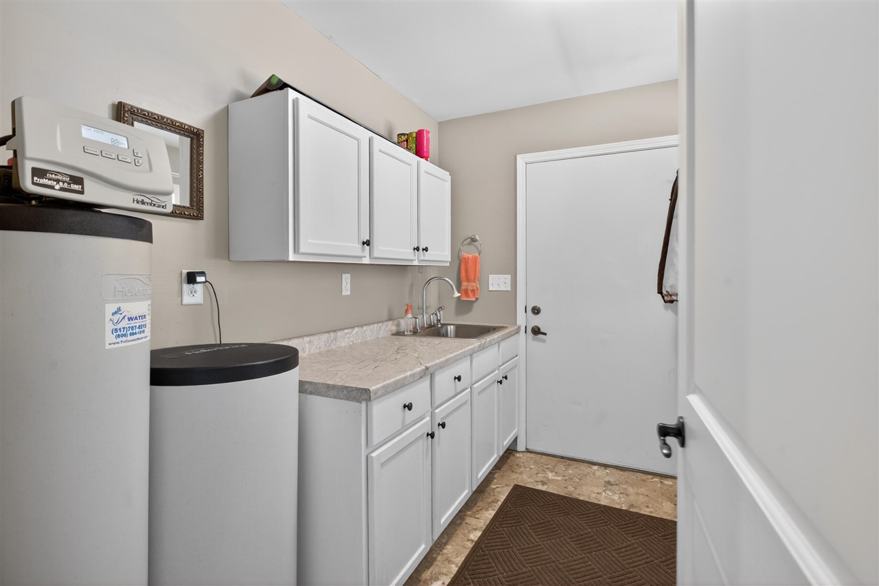 5745 Browns Lake Road, Jackson, MI, 49203-5606