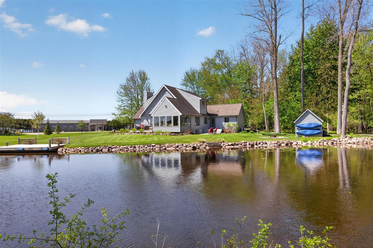 5745 Browns Lake Road, Jackson, MI, 49203-5606