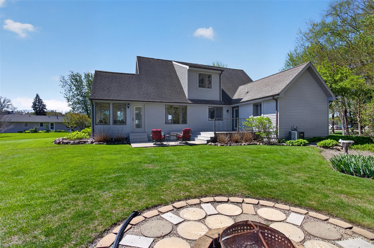 5745 Browns Lake Road, Jackson, MI, 49203-5606