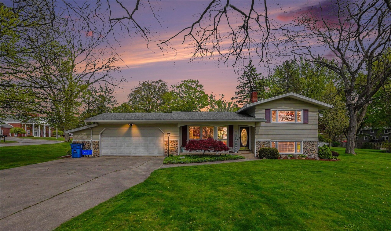 408 Cherokee Drive, Fremont, MI, 49412-1720