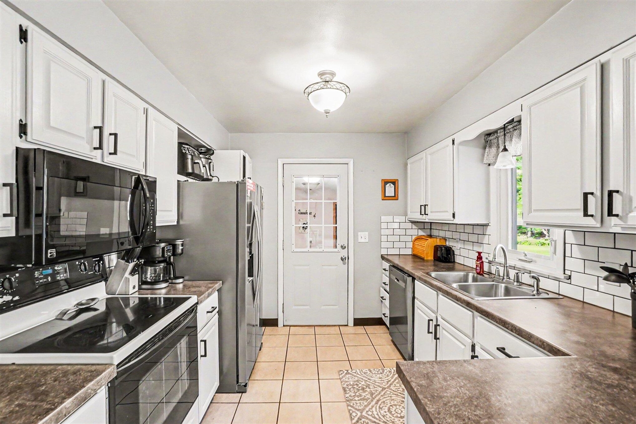 408 Cherokee Drive, Fremont, MI, 49412-1720