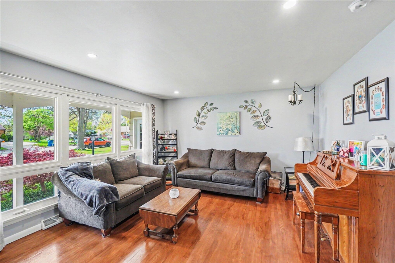 408 Cherokee Drive, Fremont, MI, 49412-1720