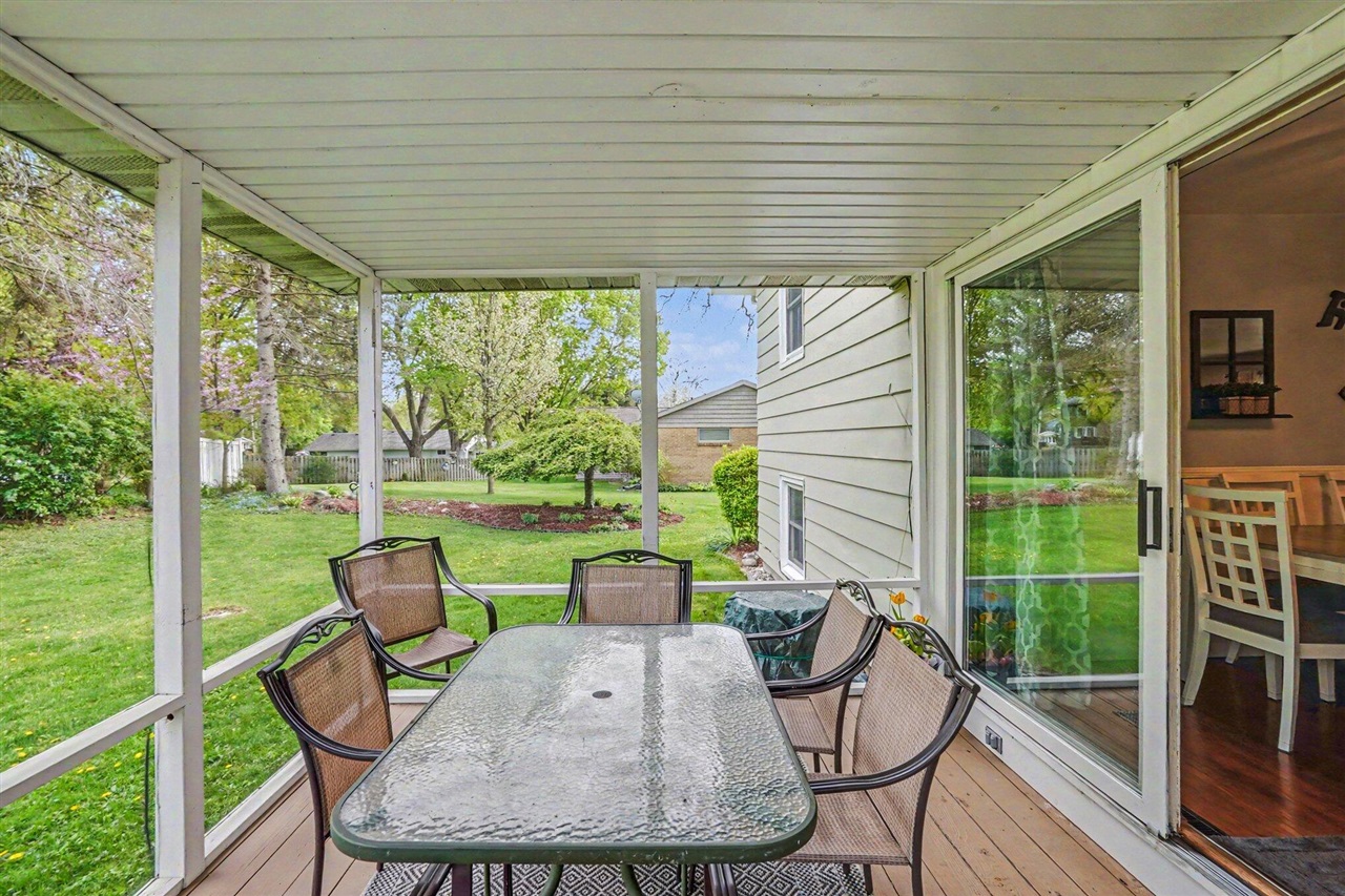 408 Cherokee Drive, Fremont, MI, 49412-1720