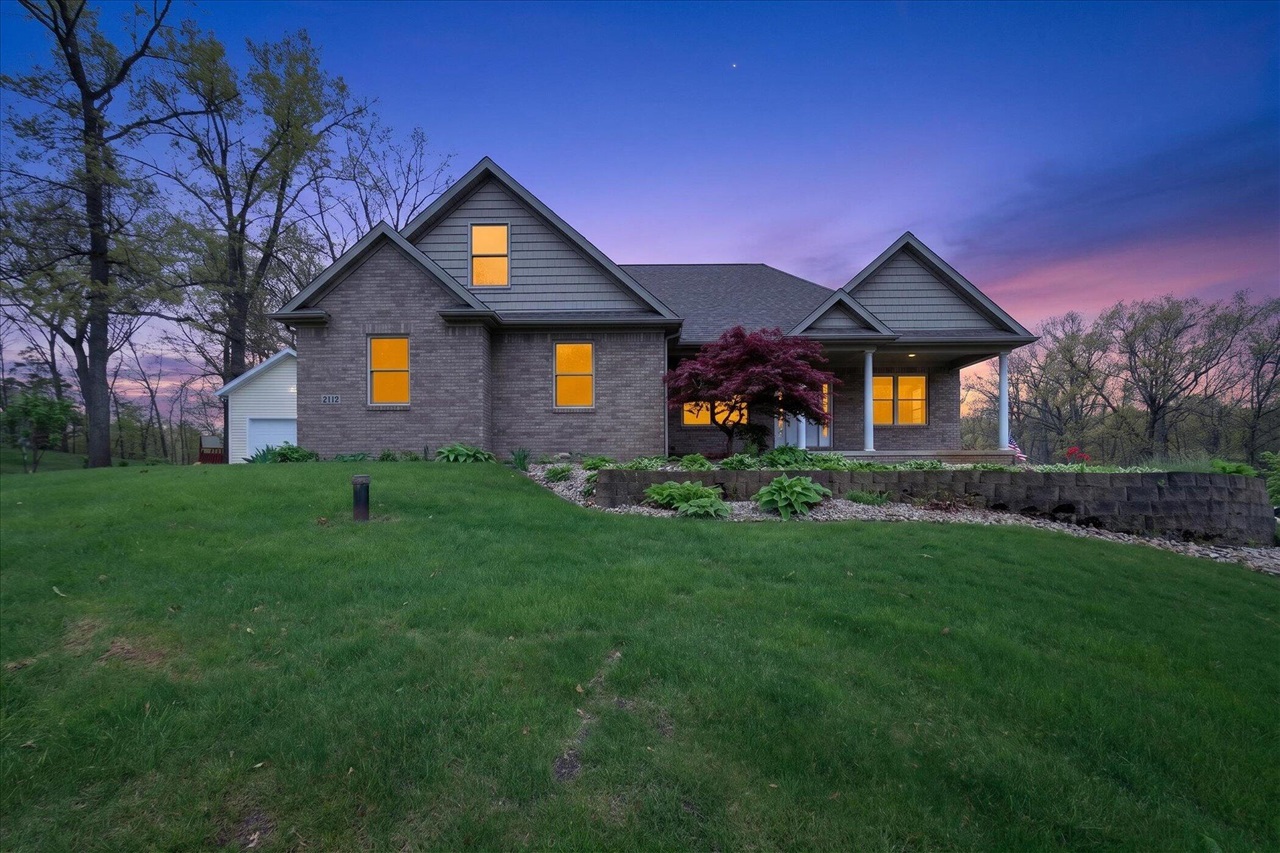 2nd image of 2112 Scenic Hills Dr, Jackson, MI 49201 | MLS# 70529969