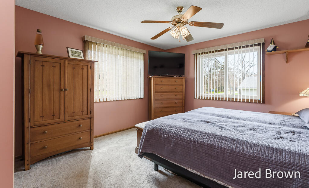 19159 Pine Grove Court, Spring Lake, MI, 49456-2332