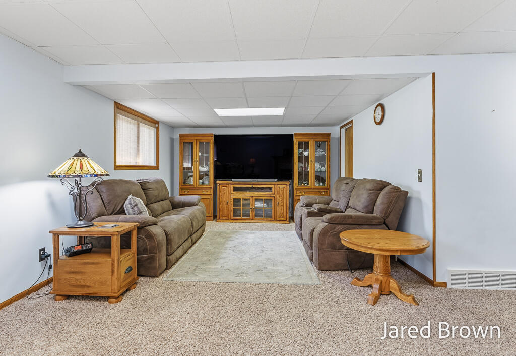 19159 Pine Grove Court, Spring Lake, MI, 49456-2332