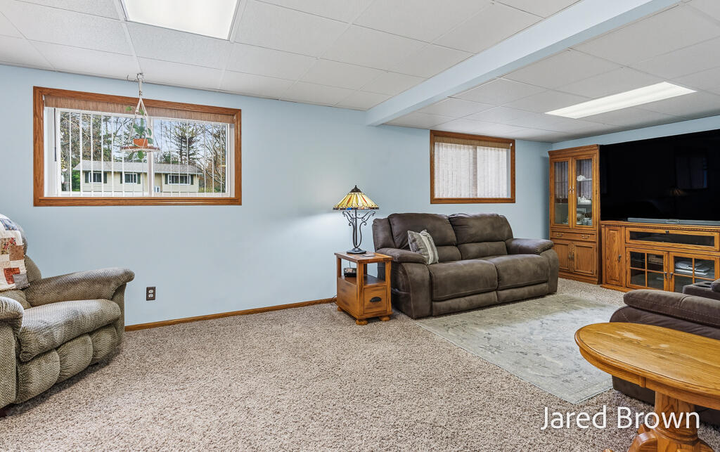19159 Pine Grove Court, Spring Lake, MI, 49456-2332