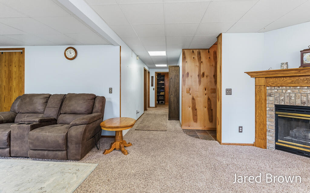 19159 Pine Grove Court, Spring Lake, MI, 49456-2332
