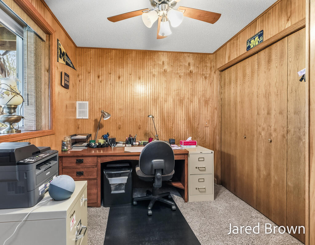 19159 Pine Grove Court, Spring Lake, MI, 49456-2332