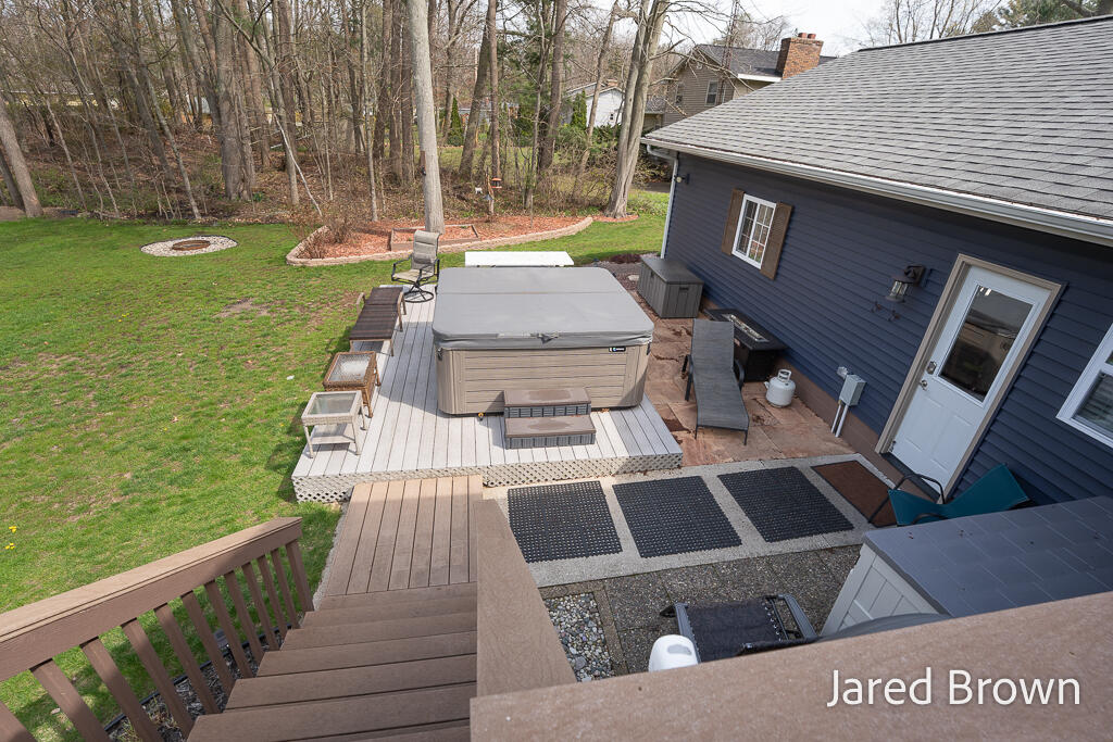 19159 Pine Grove Court, Spring Lake, MI, 49456-2332