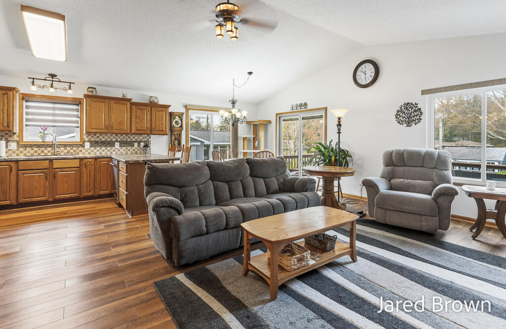 19159 Pine Grove Court, Spring Lake, MI, 49456-2332