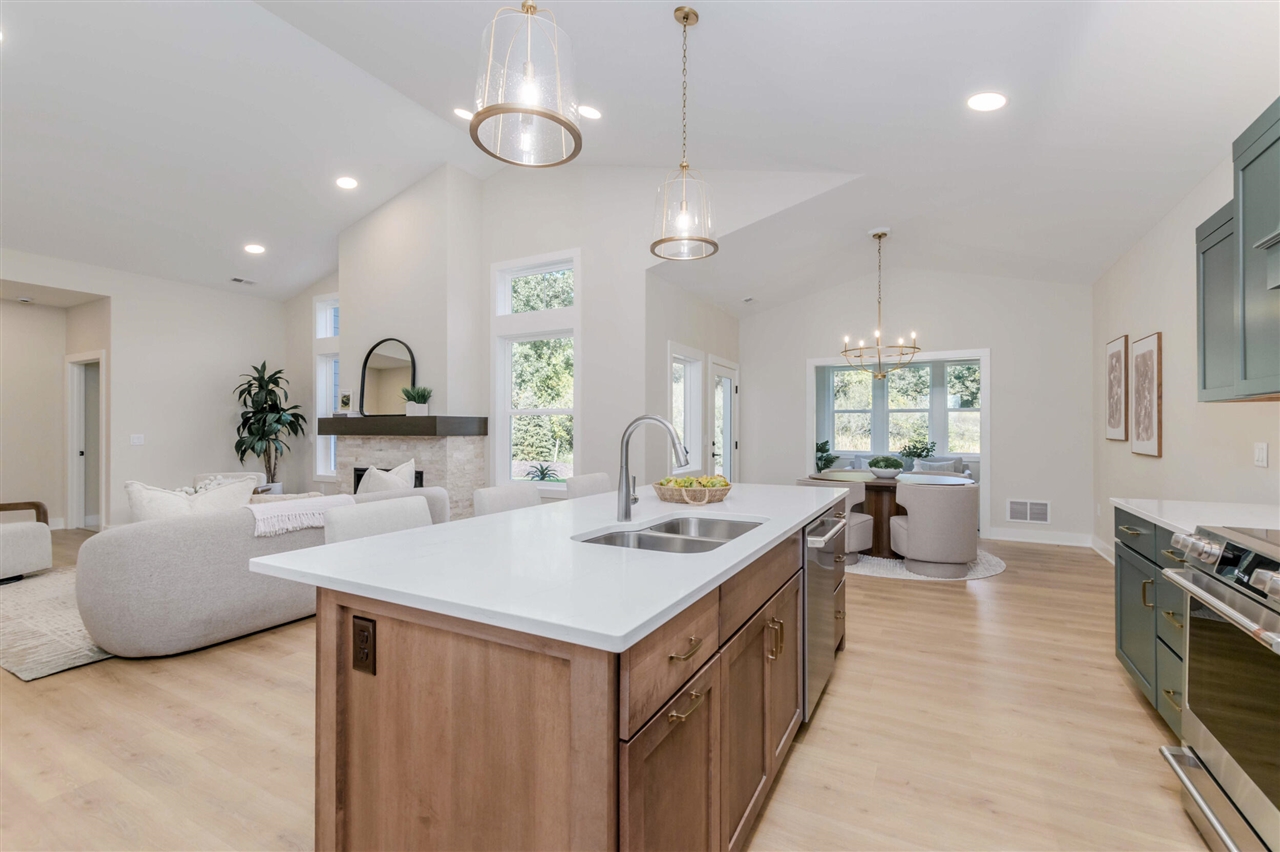 4708 Knapp Bluff Drive, Grand Rapids, MI, 49525